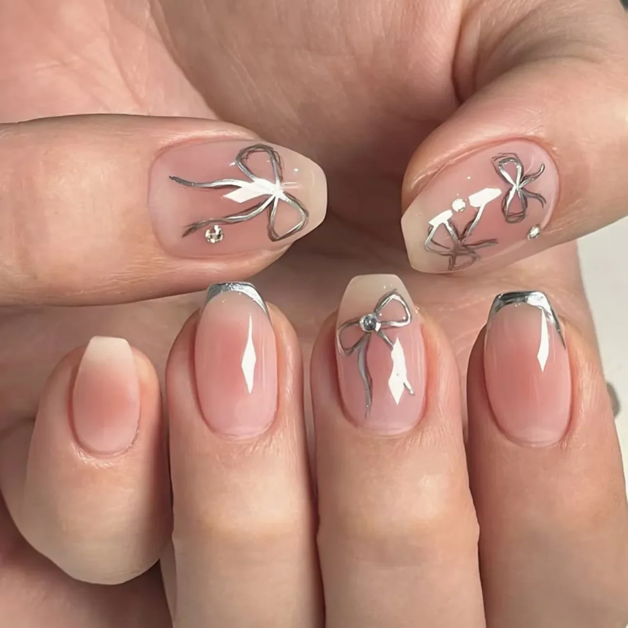 بسيطة عارية اللون Bowknot عين القط اللوز وهمية مسمار الفرنسية جميلة الصلبة الديكور وأشار مع أداة ABS اضغط على الأظافر انفصال