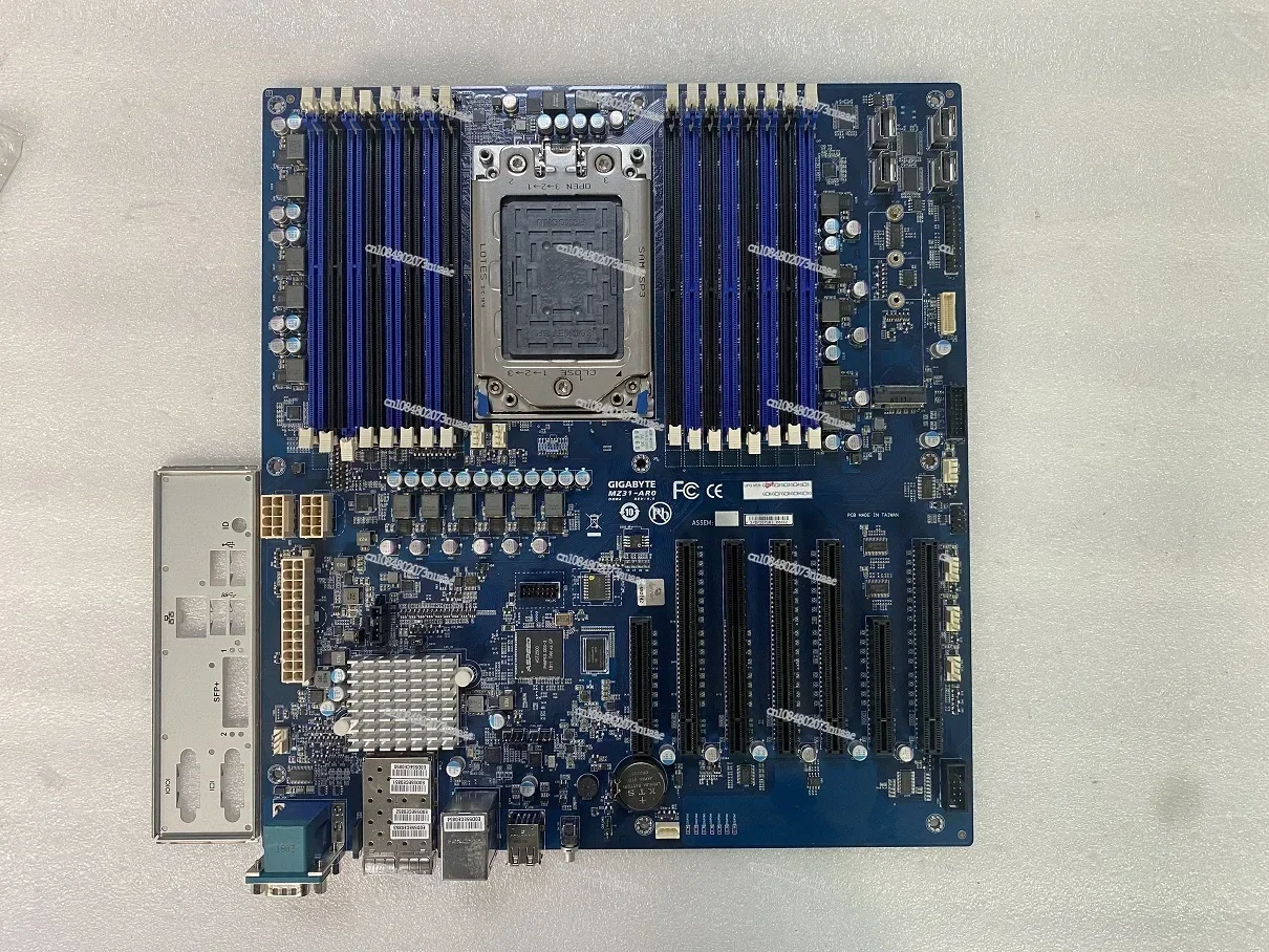 The MZ32-AR0 PCI-4.0 Supports AMD EPYC 7002/7003 CPU Motherboards