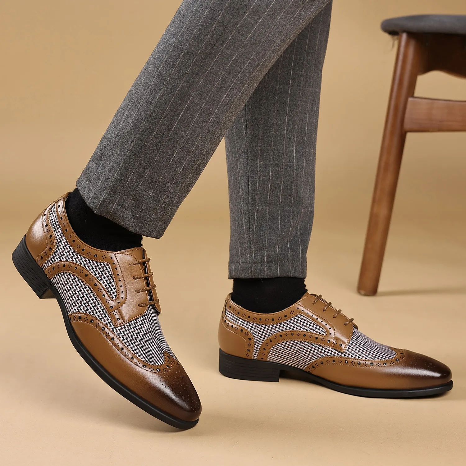 Homem apontou toe sapatos vestido de casamento designer moda brogues sapato para homem scarpe uomo elegante sapatos formais homem sapato social
