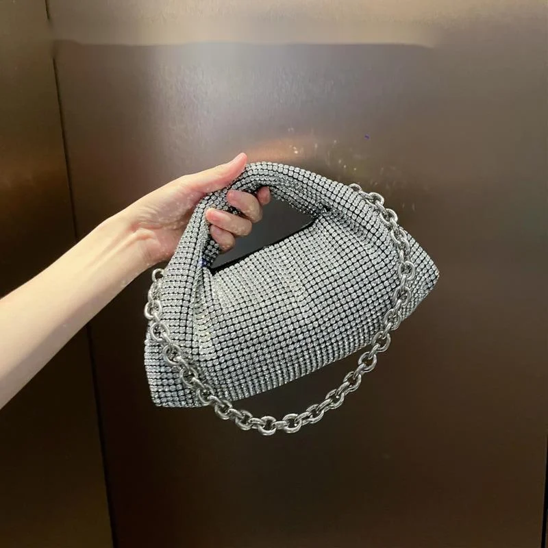 

2024 French Niche Full Diamond Cloud Bag Fashion Dumpling Shaped Underarm Bag Luxury Party Handbag Chain Strap Bag