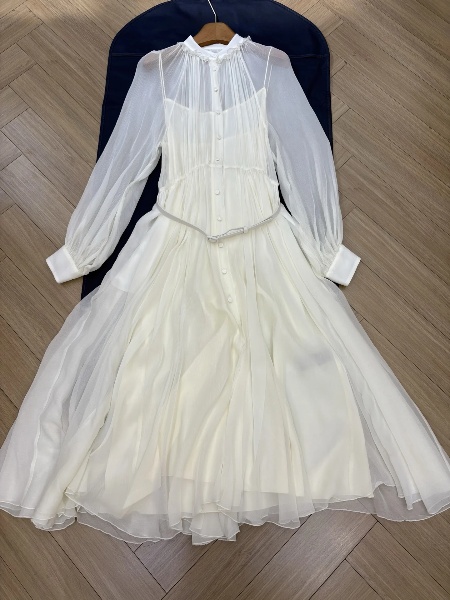 New Spring/Summer High-Quality Silk Dress With Stand Collar, Ruffled Trim, And Button-Up Placket