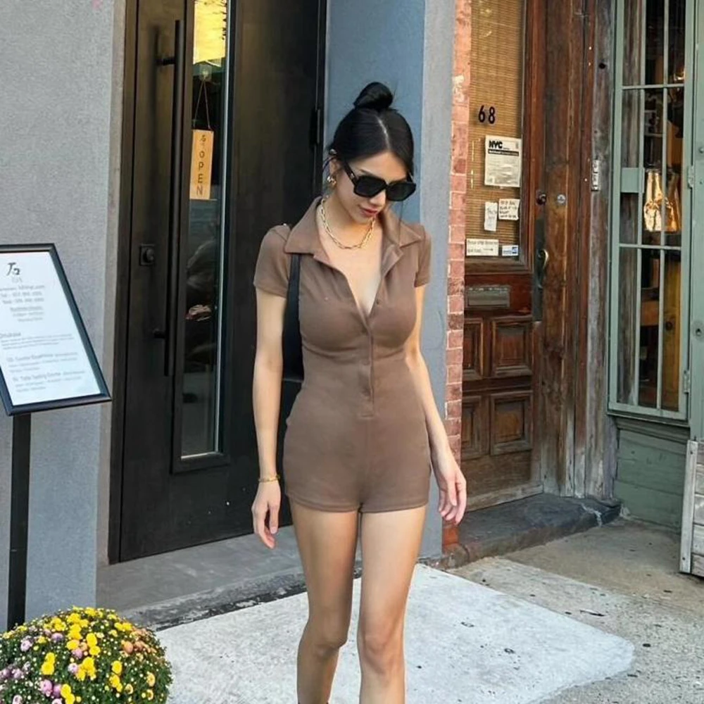 Damen-Romper mit Polokragen und Knopfleiste, Figurbetonter Mini-Jumpsuit, Sexy Frühling-Sommer Streetwear, Einteiliger Yoga-Playsuit – Detail 2