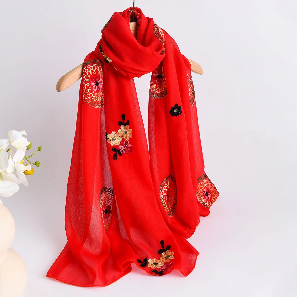 Summer New Lightweight Breathable Cotton and Linen Embroidery Scarf Ethnic Style Fashionable Soft Women's Sunscreen Shawl Scarf view 5