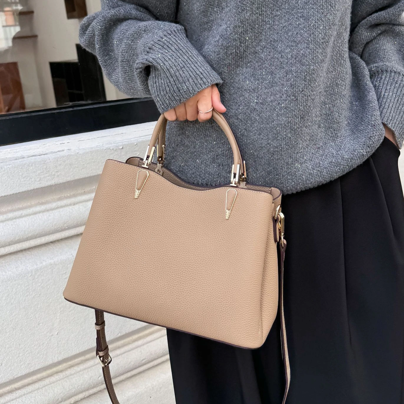 حقيبة يد نسائية من الجلد الطبيعي ذات سعة كبيرة وكتف واحد وحقيبة كروس، حقيبة عصرية وأنيقة وعملية ذات جودة عملية