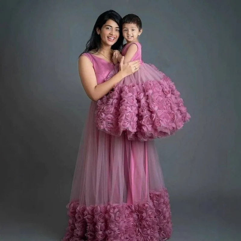 

Pink Mother Daughter Matching Dress Handmade 3D Roses Hemline Sleeveless Tulle Mum and Me Birthday Party Gown