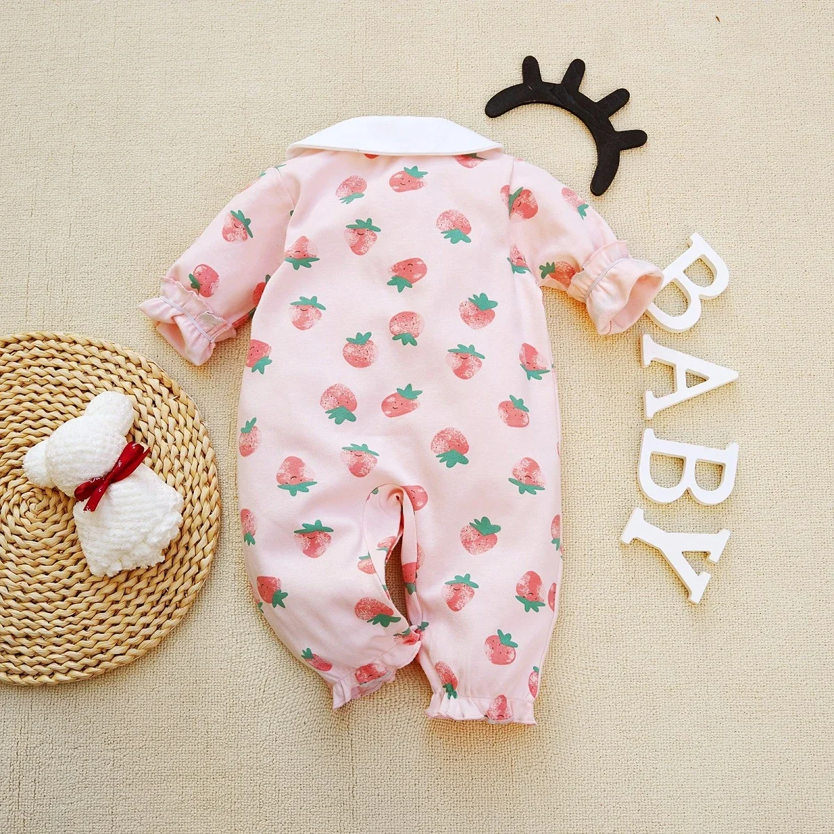 0-12 Months baby girl romper Long sleeve cotton clothing print Strawberry pattern casual Bodysuit for Toddler girl clothes