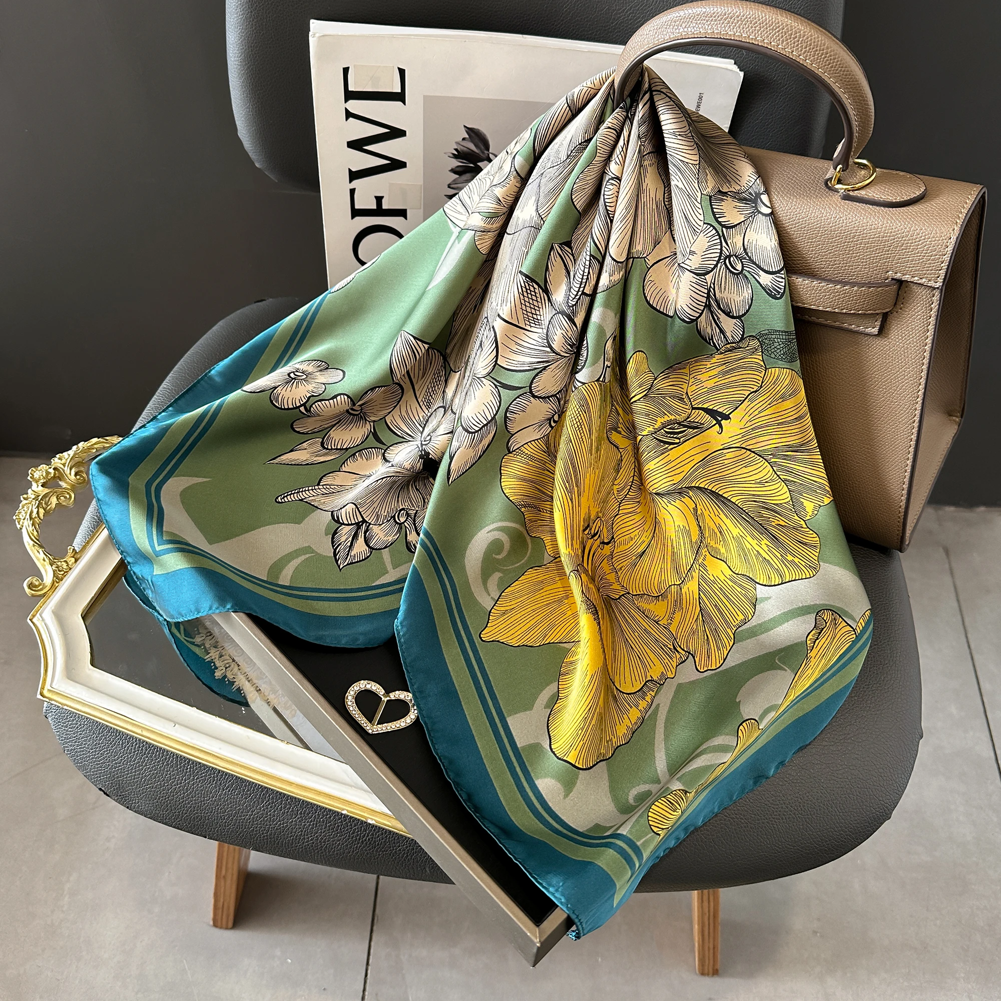 New Luxury Brand Fashion 70*70cm Square Scarves Design Twill Silk Scarf Women Hijab Bandana Shawl Wraps Echarpe Foulard