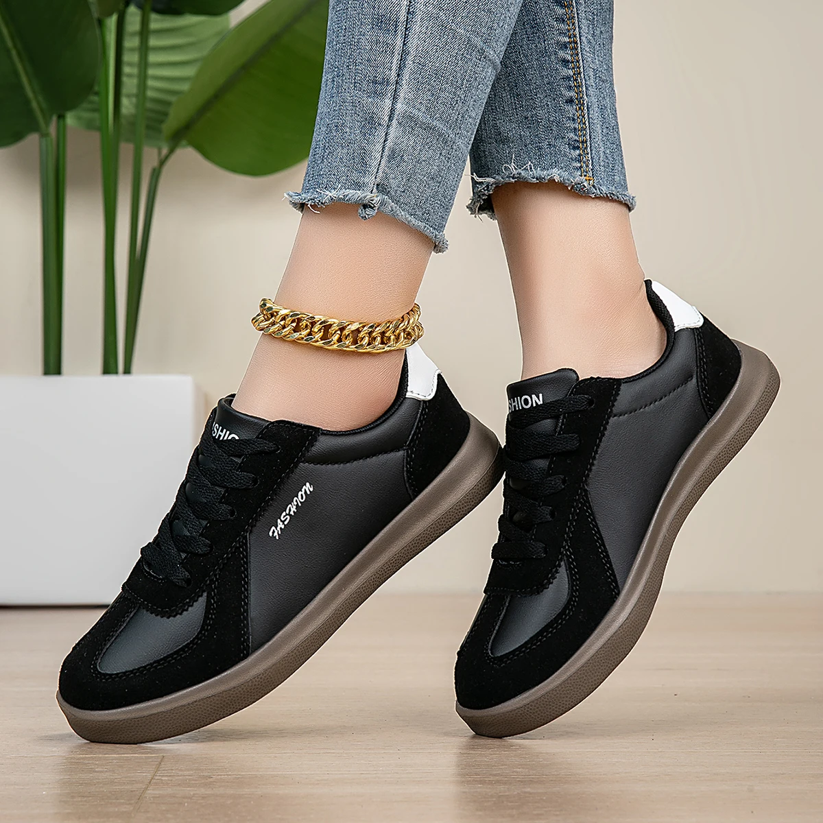 Women Casual Sneakers Leather Platform Sneakers for Women Classics Comfort Skateboarding Shoes Non-Slip