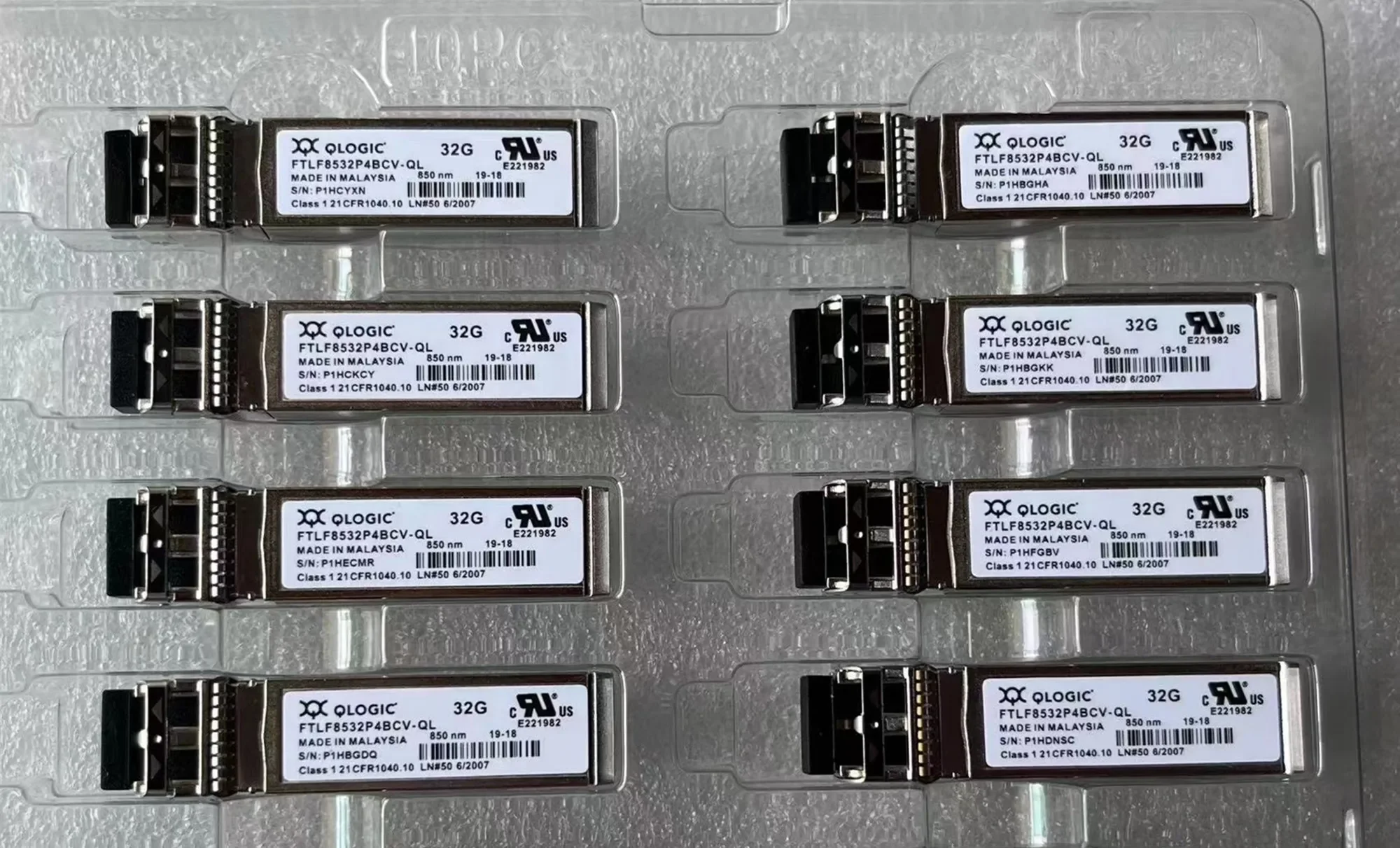 1pcs-qlogic-32g-modulo-in-fibra-sfp-ftlf8532p4bcv-ql-850nm-32gb-sfp-per-qle2742-ricetrasmettitore-ottico-modulo-qlogic-hba-qle-32g-sfp