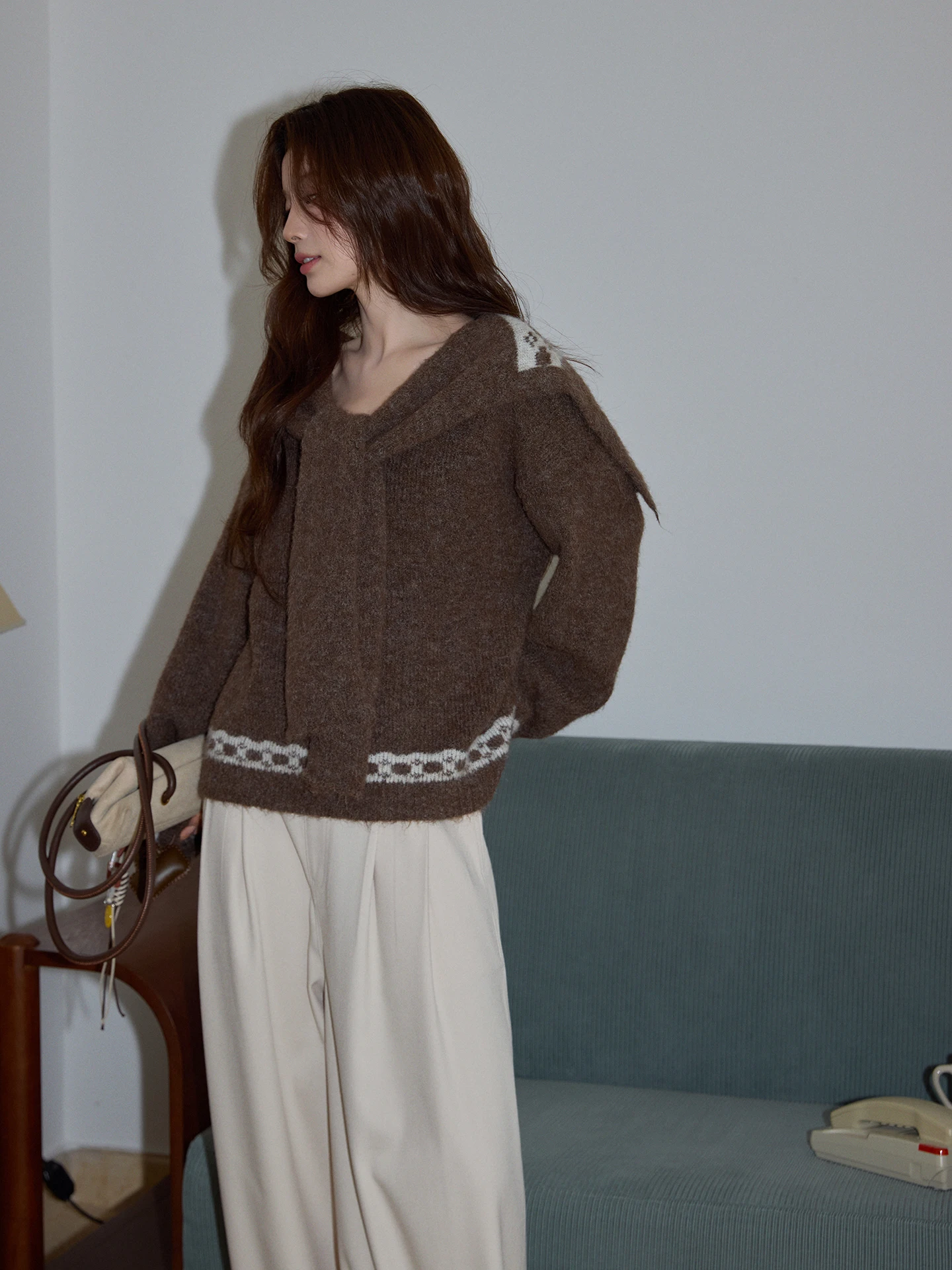 

Корейский утепленный свободный повседневный свитер с длинными рукавами и V-образным вырезом для женщин, зимний, высококачественный, удобный, из смесового полиэстера