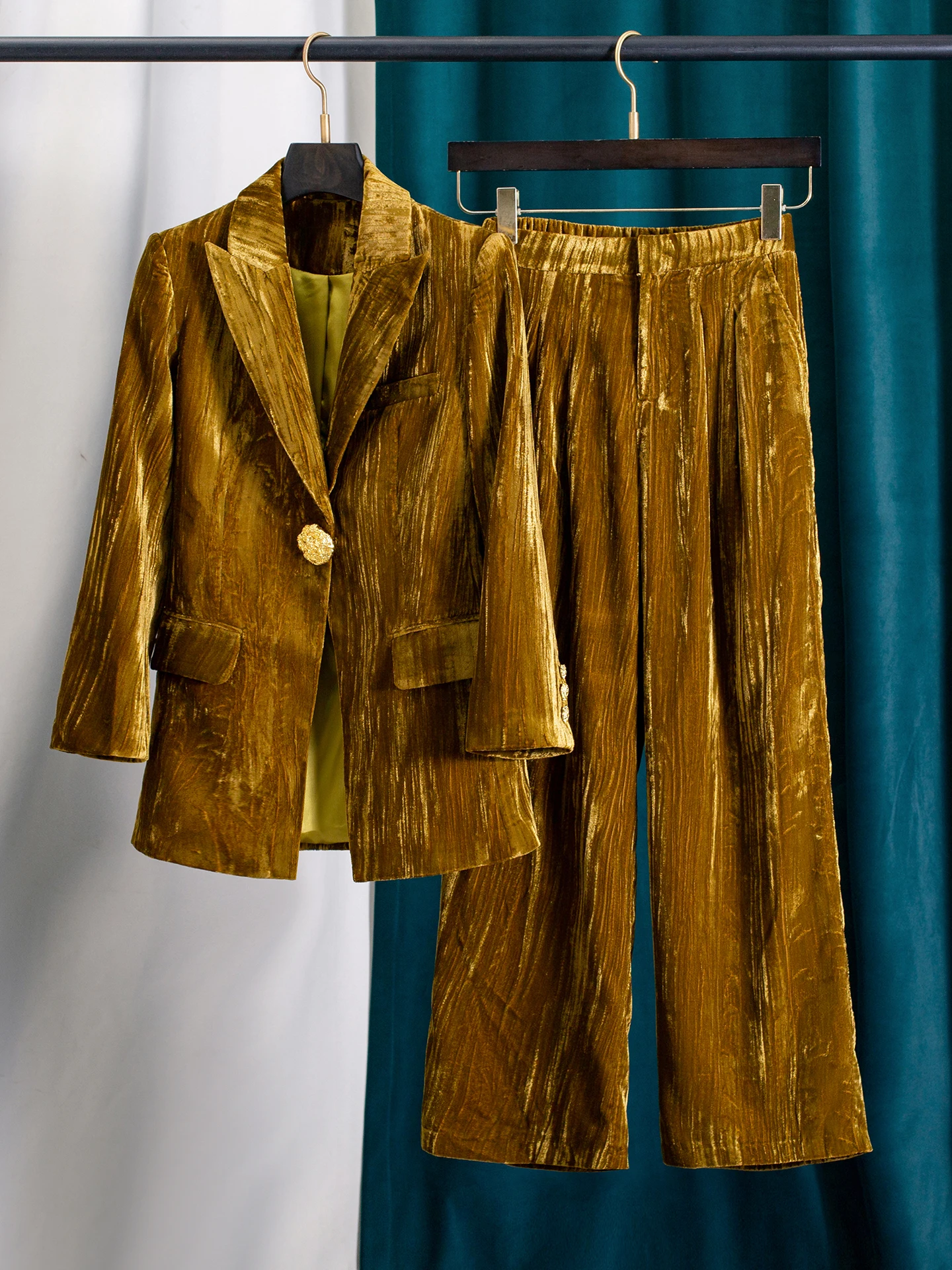 

Elegant Velvet Corduroy Suit Set Women's Winter Straight Leg Pants Two-Piece Suit Commute Style Warmth Functional Pockets