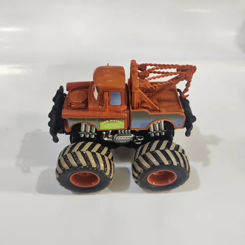Металлические машинки Disney Pixar Cars: Молния МакКуин и Джексон Сторм — изображение продукта