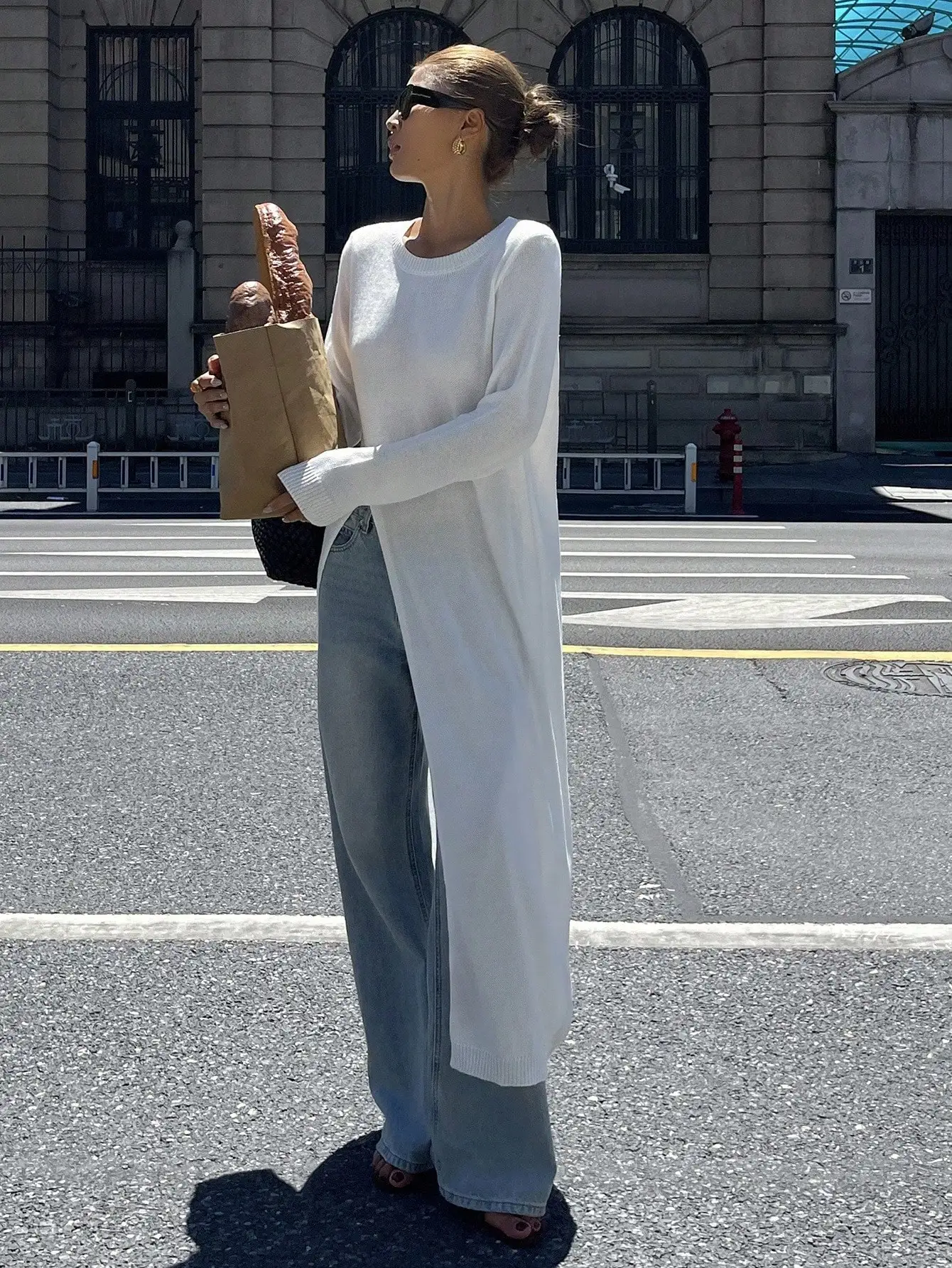 

DAZY Women's Long Sleeve Loose Knit Sweater with Split Hem, White Oversized Pullover for Casual Street Style