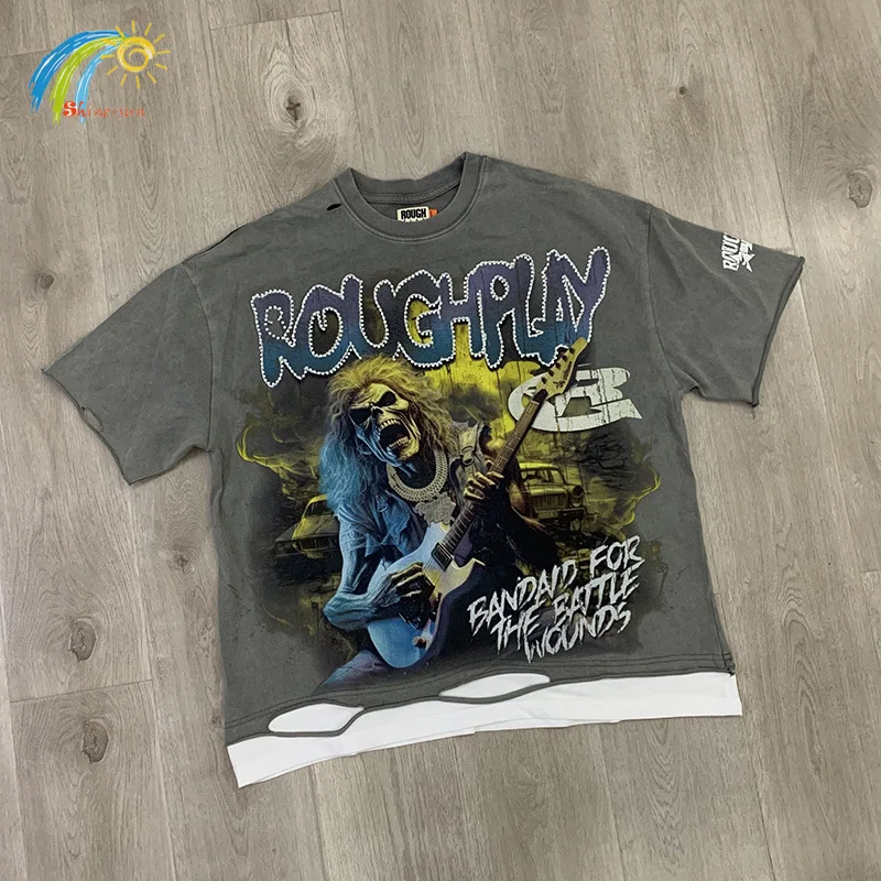 

2025 Summer Skeleton Print Vintage Charcoal Gray Rough Play T Shirt Splicing Edges Hole Tee Flash Diamond Logo ROUGHPLAY T-Shirt