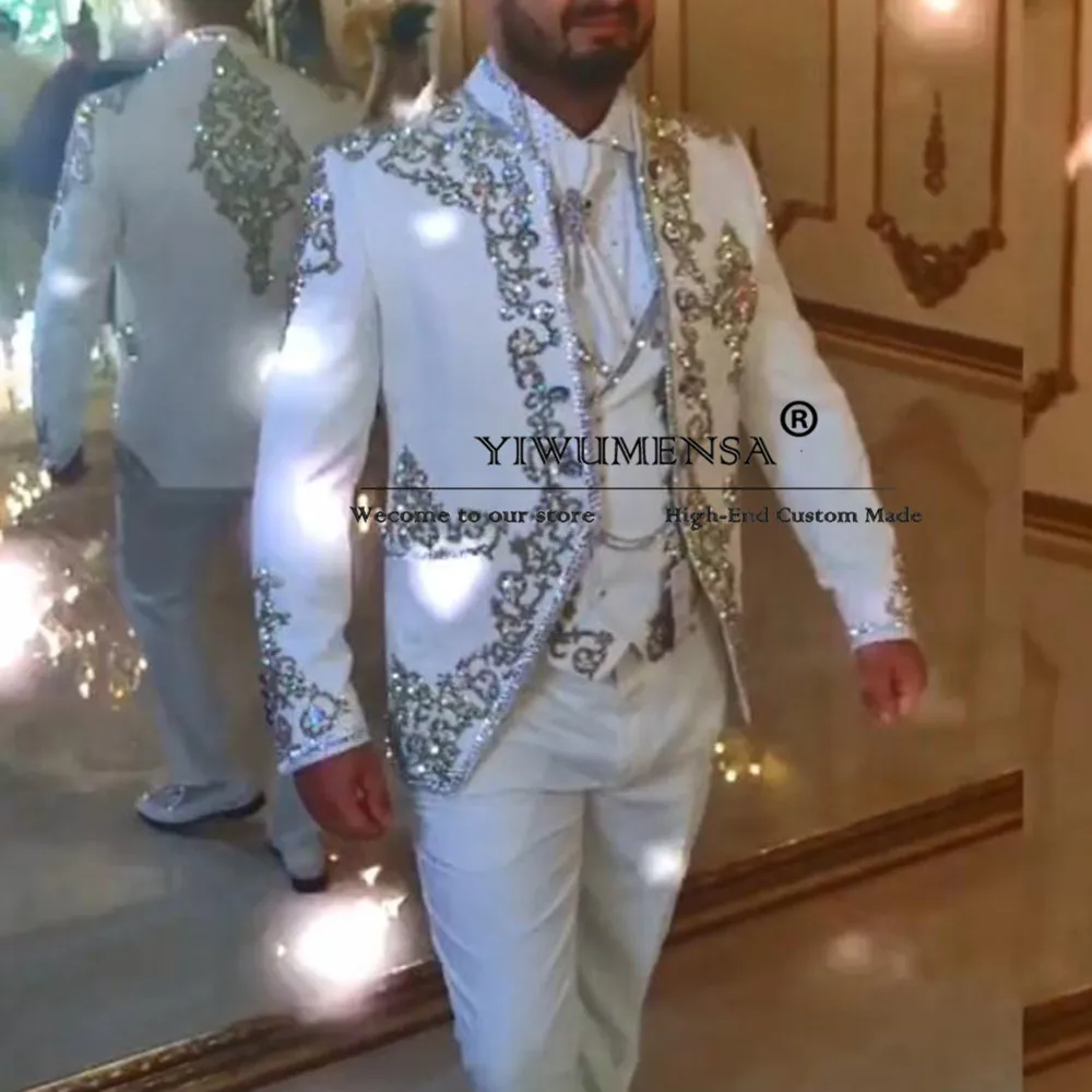 Unique Design White Suits Men For Wedding Sparkly Beaded Metal Embellished Prom Blazer Besopoke Formal Party Groom Tuxedos 2024