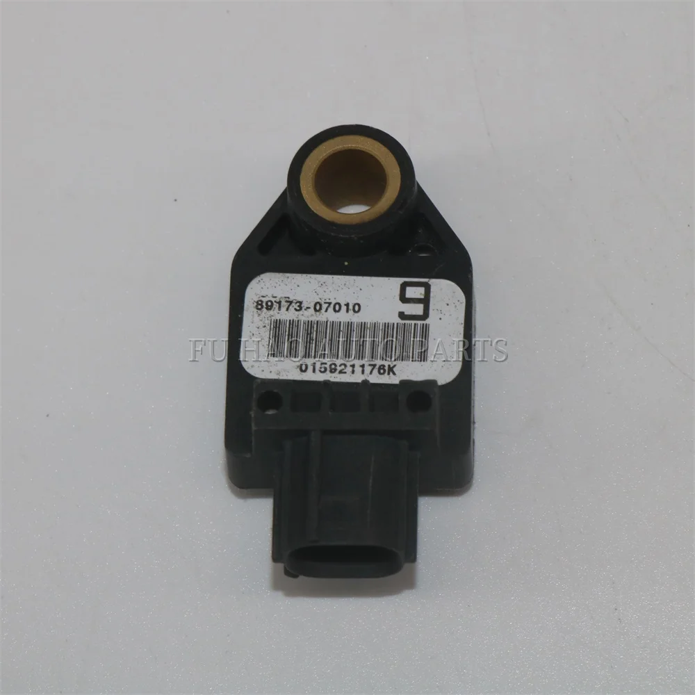 

89173-07010 Front Impact Crash Sensor for Toyota Avalon Lexus Scion 8917307010