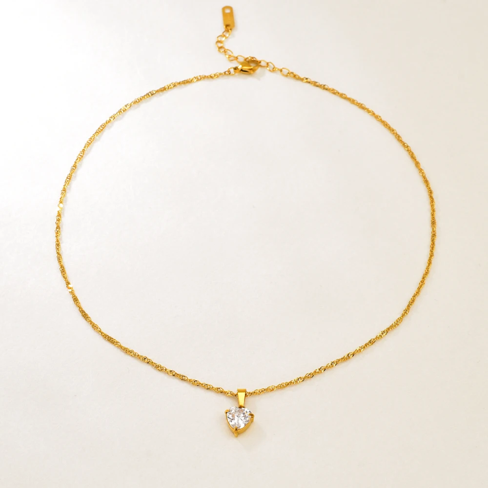A cross-border best-selling diamond-encrusted stainless steel heart-shaped zircon design stylish necklace