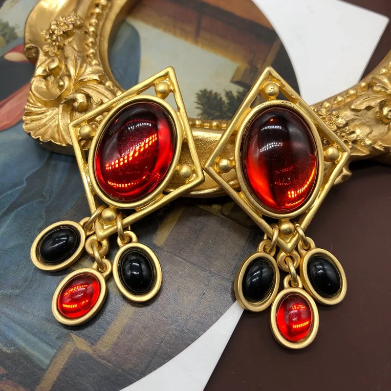 European and American vintage Chinese red oval pendant gold-plated versatile earrings