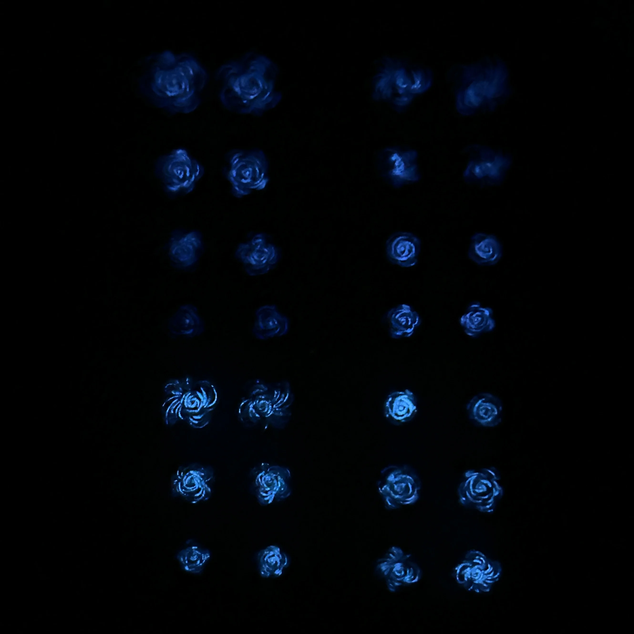 60 SZT. Mini Ozdoby do Paznokci z Żywicy w Kształcie Róż w Jednolitym Kolorze, Minimalistyczne, Świecące, Symulowane Kwiaty do Dekoracji Paznokci DIY