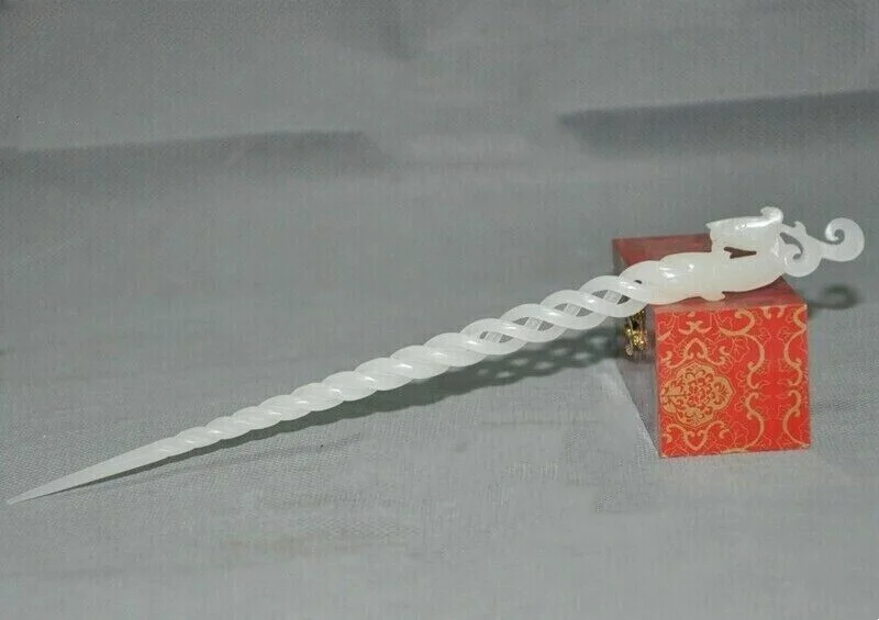 

Chinese Exquisite White Jade Carving Bird Hairpin Hair Sticks Creative sculpture