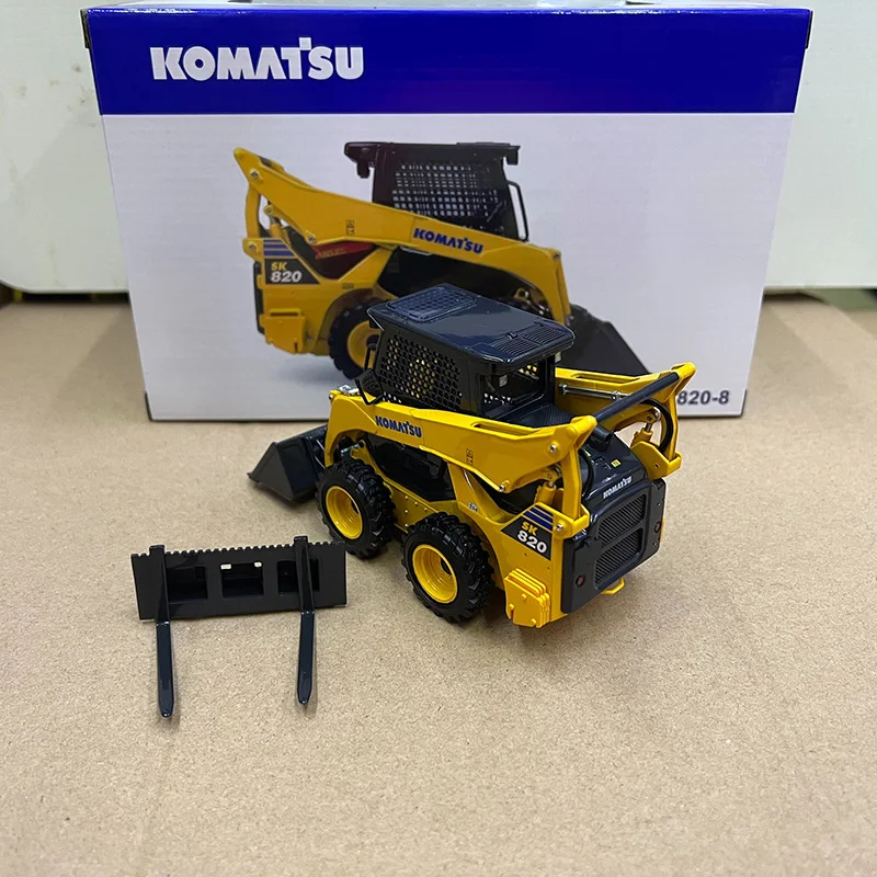 UH8177 1:25 Scale Komatsu SK820-8 Wheel Loader Alloy Car Model Collection Ornaments