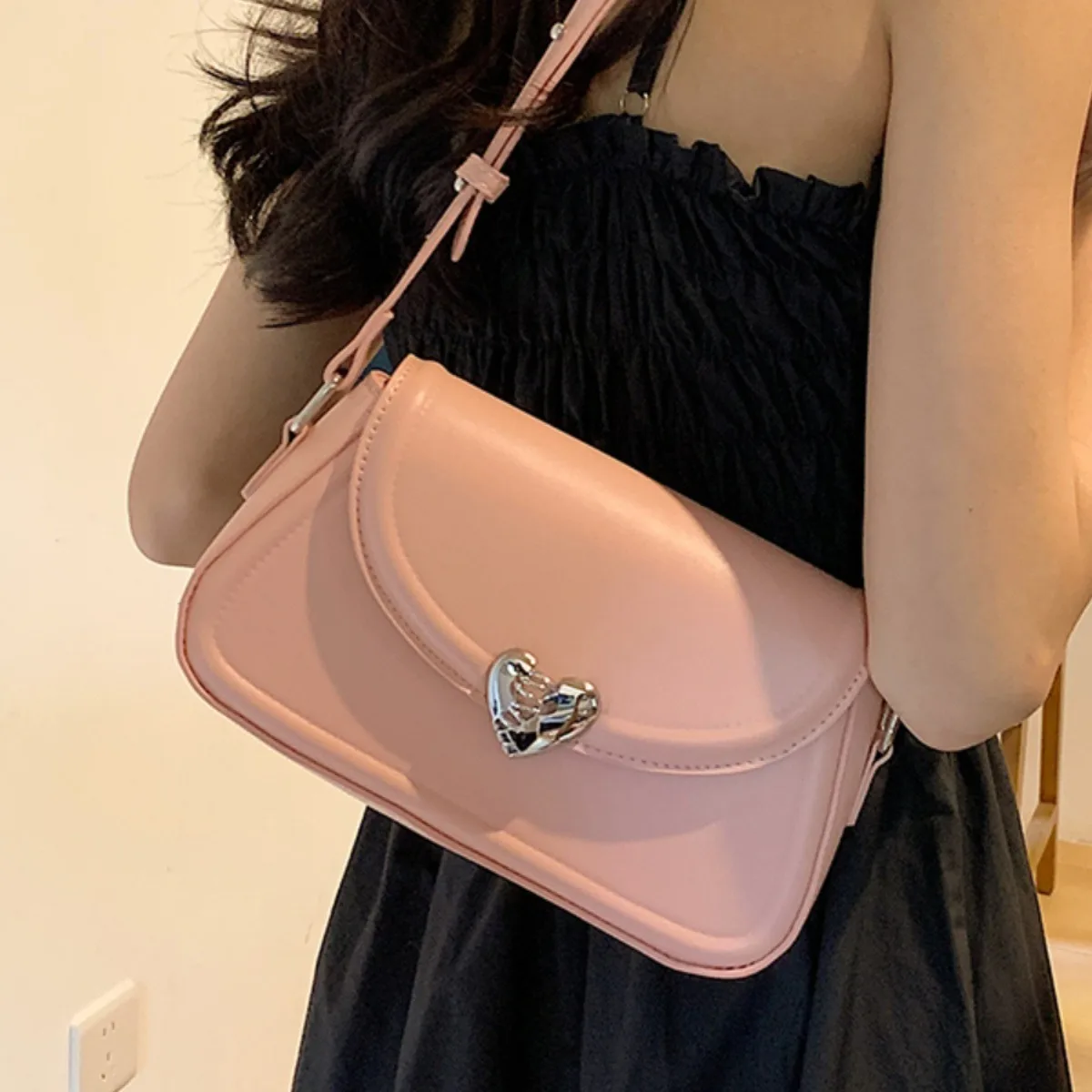 French Heart Lock Underarm Bag 2024 New Women\'s Luxury Designer Texture Leather Single Shoulder Bags Temperament Party Handbags