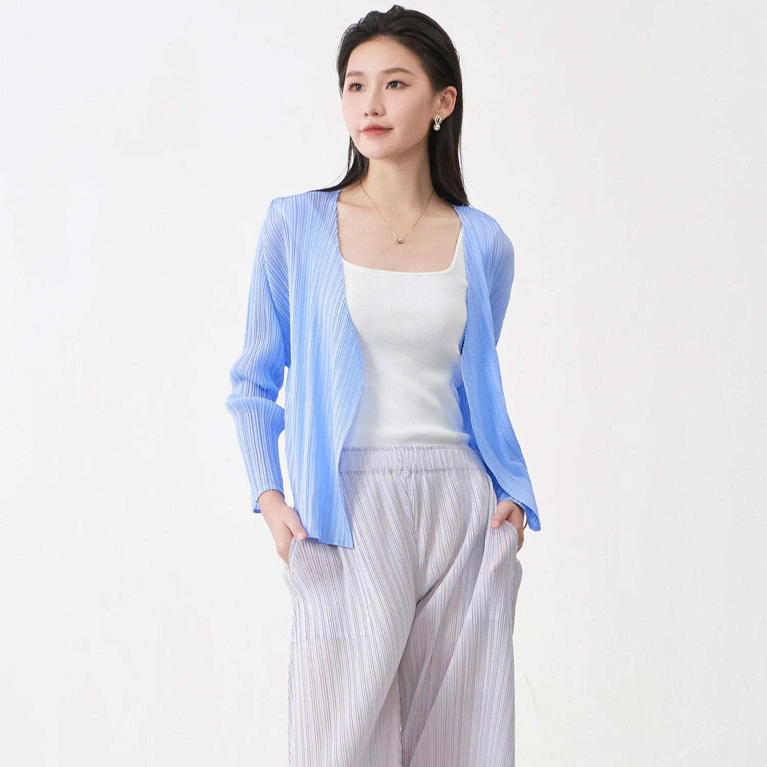 Women's basic best-selling coat, high-quality Miyake brand, solid color, simple and elegant, versatile shawl cardigan top.
