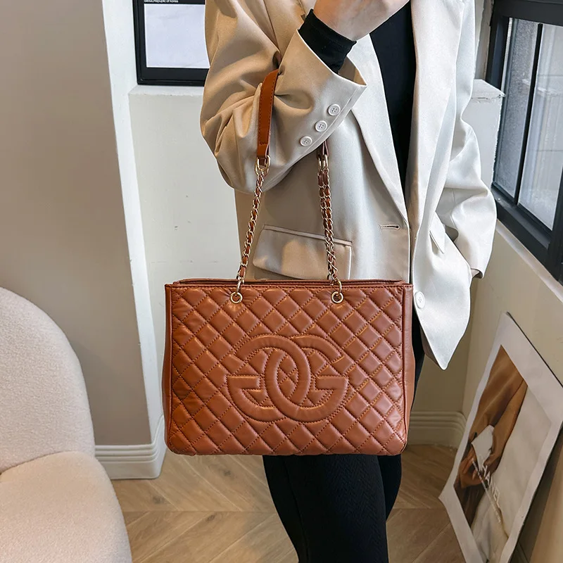 Bolso de mano con letras 2025, bolso con correa de cadena de moda para mujer, bolso de hombro espacioso, bolso cruzado con estampado de logotipo, bolso de gran tamaño ​