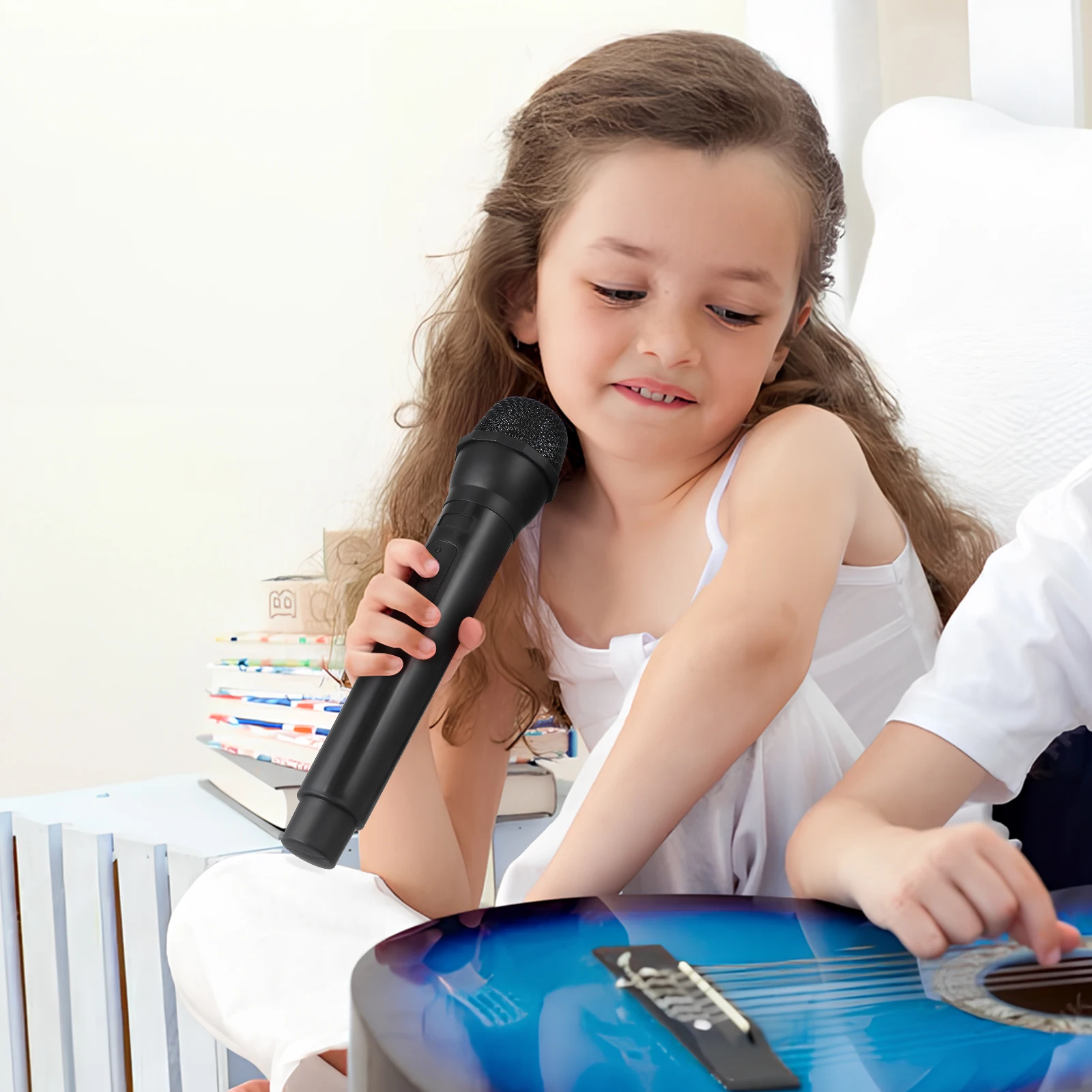 4 ชิ้นเด็กไมโครโฟน Props ของเล่นปลอม Bling จําลองพลาสติกปลอดภัยน้ําหนักเบาเด็กเล่น Sparkly Mic เครื่องดนตรี