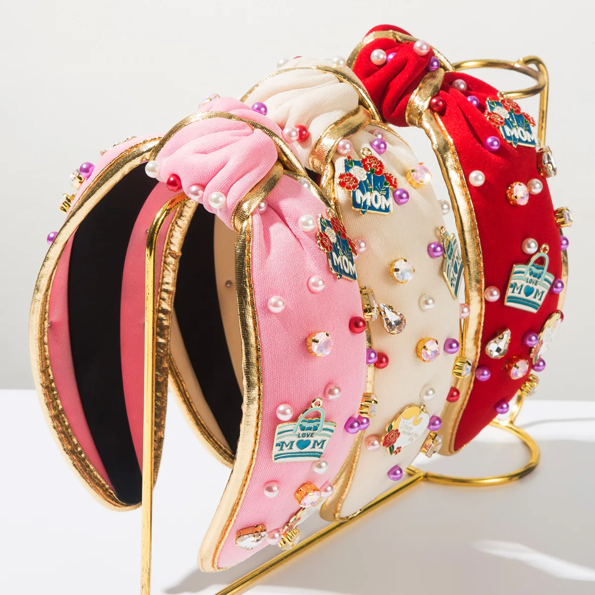 

Новая повязка на голову ко Дню матери 2025 для женщин, аксессуары из сплава с буквами MOM, украшенные стразами и жемчугом, красивые праздничные аксессуары для волос