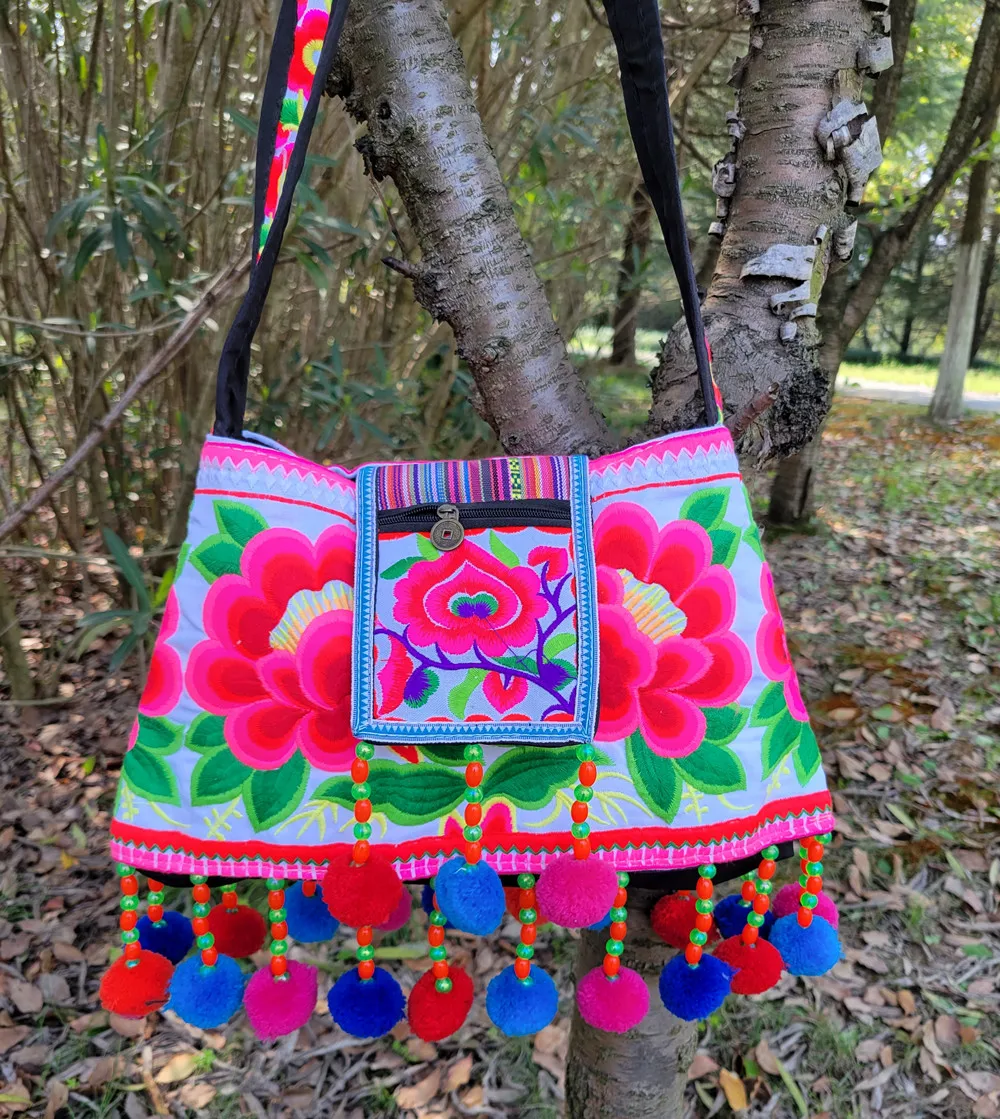 Hnong Embroidered Bags for women Vintage canvas bag Handmade pompon Ethnic bags women Crossbody Bag Female bag