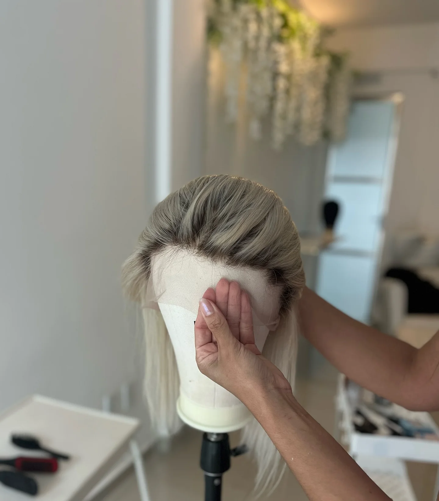 Bob Natural Straight Wigs Shadow Roots White Blonde Synthetic Lace Frontal Wigs Realistic Look Pre Plucked Hairline Premium Wig