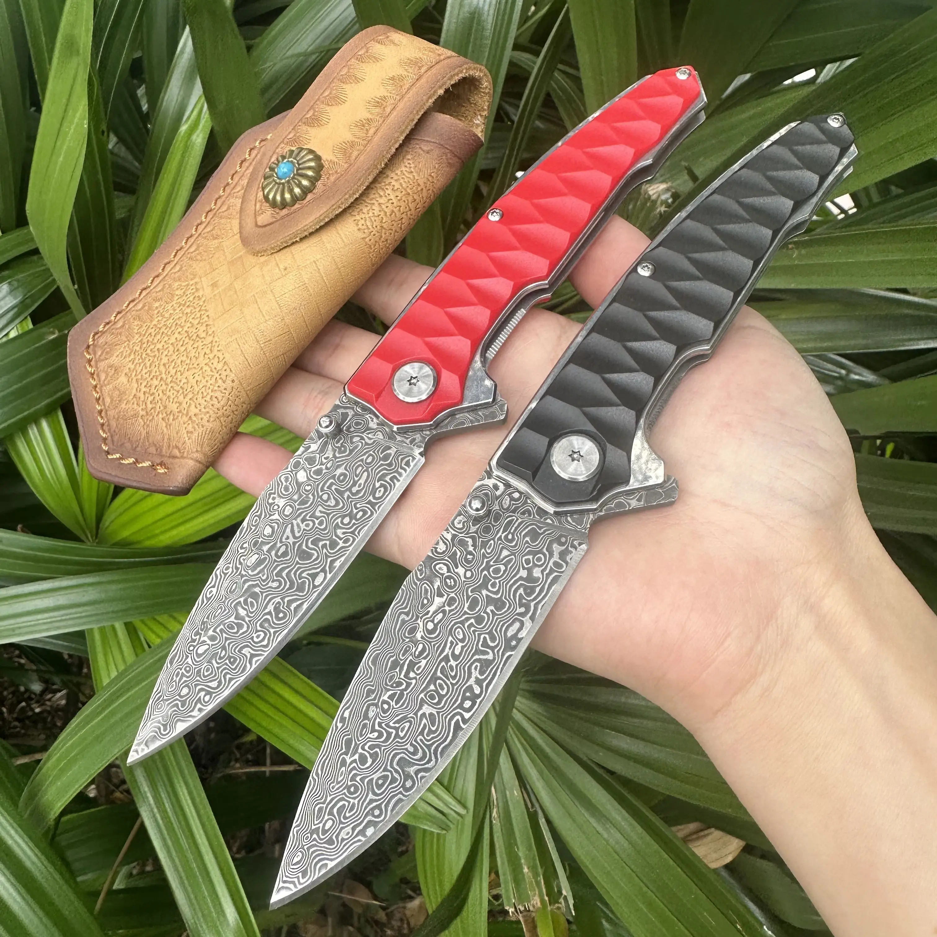 Topwell Handmade Russian Folding Knife Sharp VG10 Damascus Blade With Kraft First layer Leather Sheath Portable EDC Knife Gift