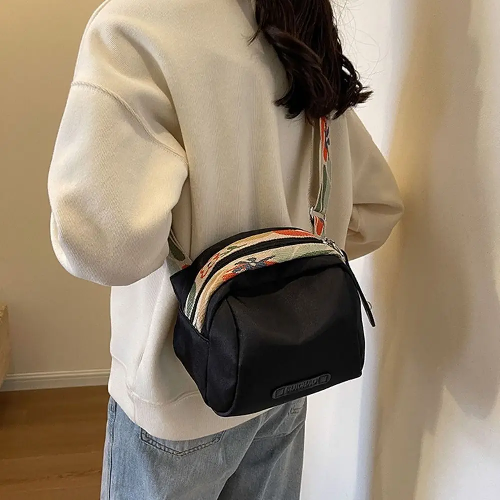 

Waterproof Women's Crossbody Bag Wide Shoulder Strap Adjustable Handbag Purse Lightweight Large Capacity Shell Bag Outdoor