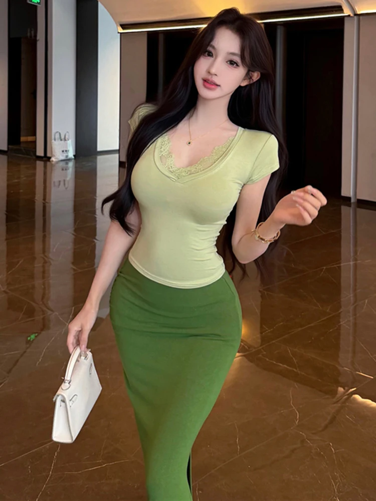 

Pure Desire Sexy Lace Trim Collar Short Sleeve T-Shirt Top High Waist Slit Slimming Half Skirt Set Women's Fashion Casual Wear