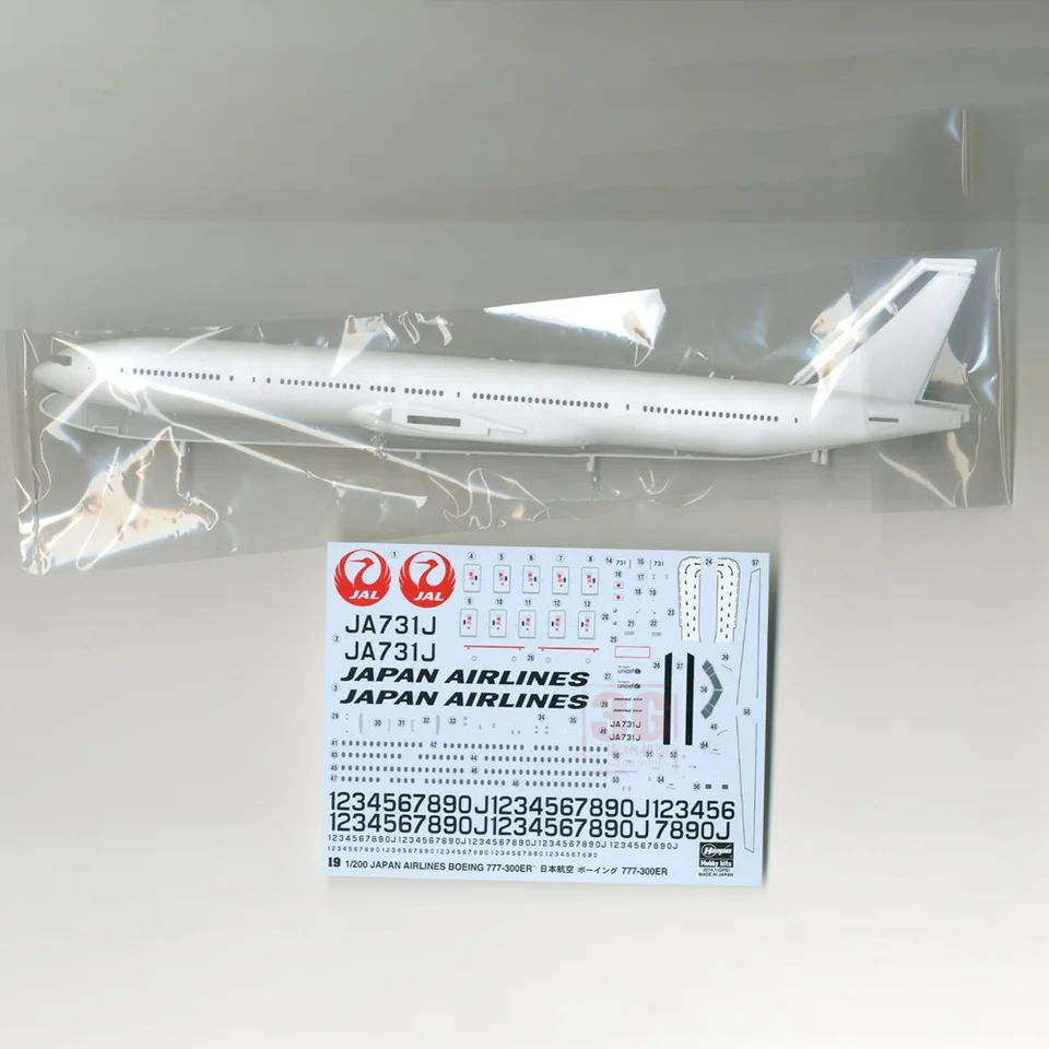 航空機・ヘリコプター JC Wings 1/200 JAL B777-300ER JA741J Hasegawa Plastic Scale Model Kit 10719 Boeing 777-300ER Japan