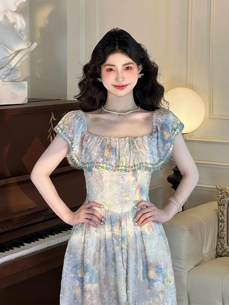 تنورة صيفية جديدة لعام 2025 ذات ياقة مربعة كلاسيكية مُزينة بنقشة الزهور، فستان فرنسي أنيق ونحيف، للنساء