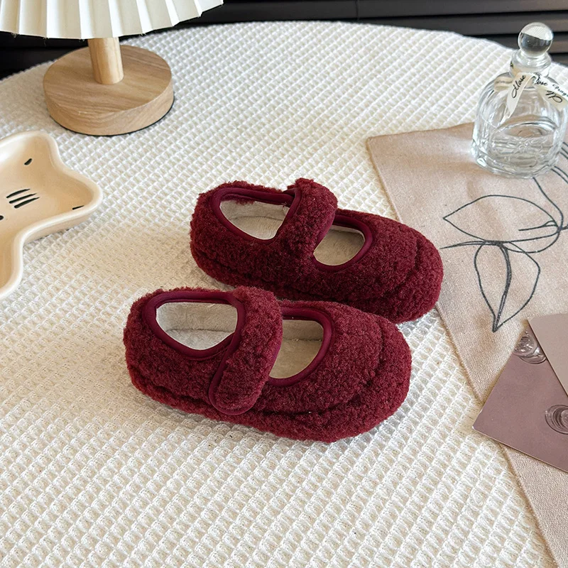 الرجعية تنوعا أحذية الفتيات 2025 شتاء نمط جديد للأطفال مسطحة القاع رقيق أحذية قطنية الراحة عدم الانزلاق الفتيات حذاء كاجوال