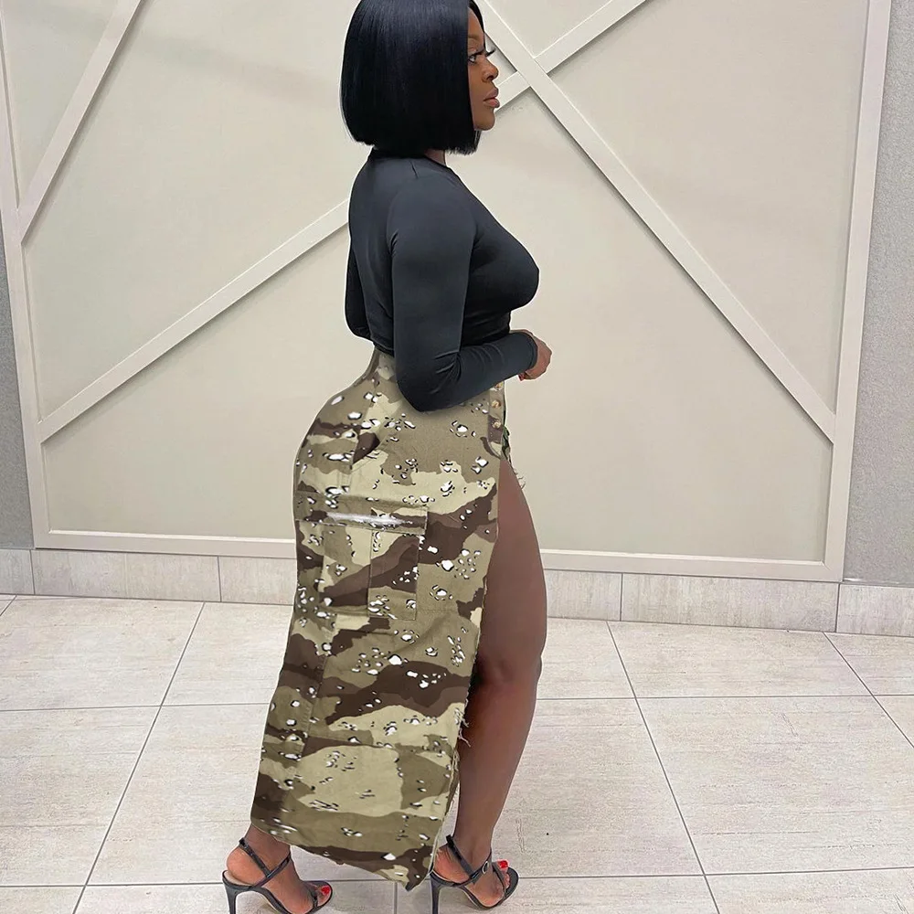 تنورة نسائية طويلة مموهة موديل 2026، بتصميم عتيق، مزينة بشراشيب مهترئة، بجيوب مغسولة بتأثير متهالك، غير منتظمة، على طراز Y2K، مناسبة للعمل، مثيرة، لملابس الشارع.