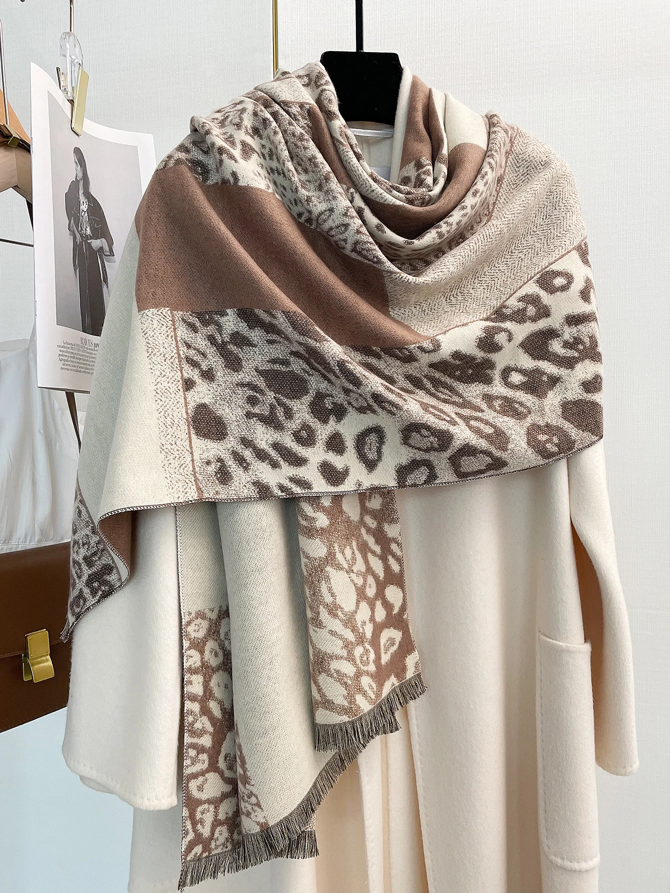

Women's Scarves Leopard Print Winter Thickened Imitation Cashmere Shawl Neck Protection Warm Soft Fashion Large Shawls