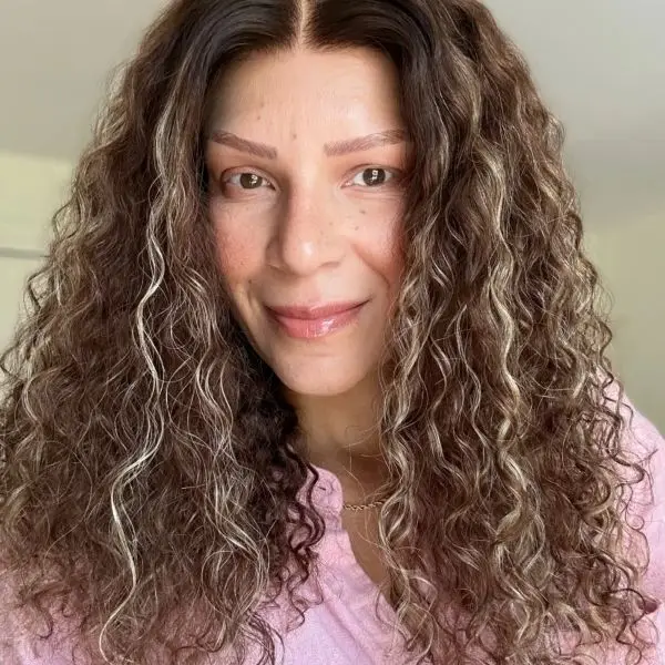 

26-дюймовые темно-коричневые афро-кудрявые вьющиеся со светлыми бликами, смесь человеческих волос из синтетического волокна, готовые к ношению парики высокого качества