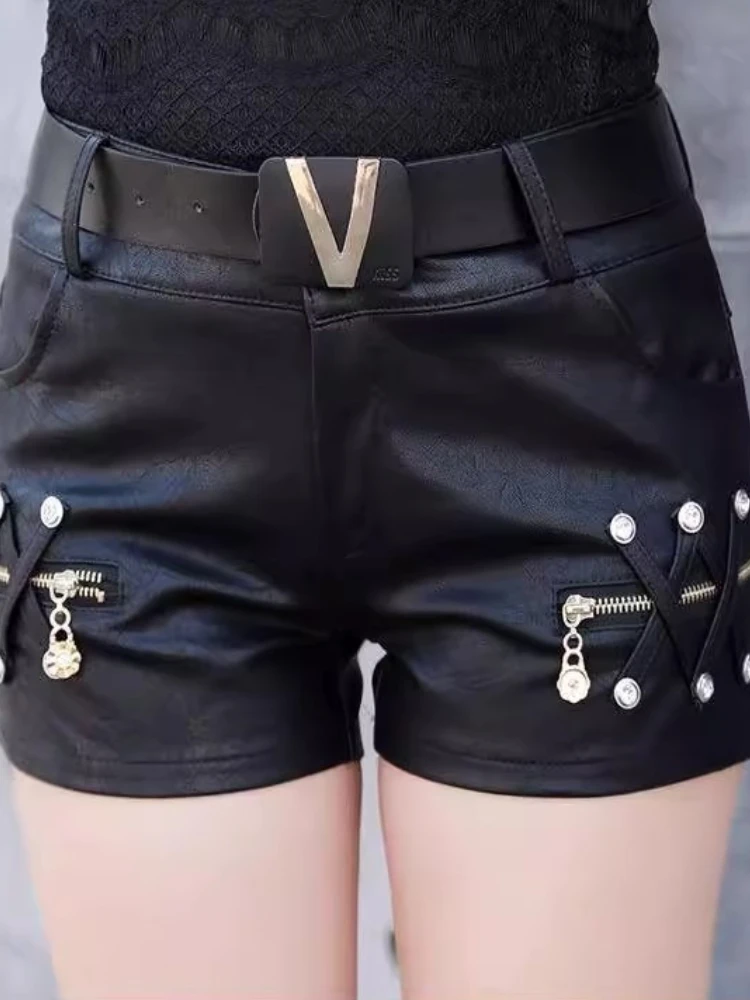

Черные шорты из искусственной кожи, женские сексуальные шорты, модные панк-металлические заклепки на молнии, зимние уличные короткие кожаные брюки
