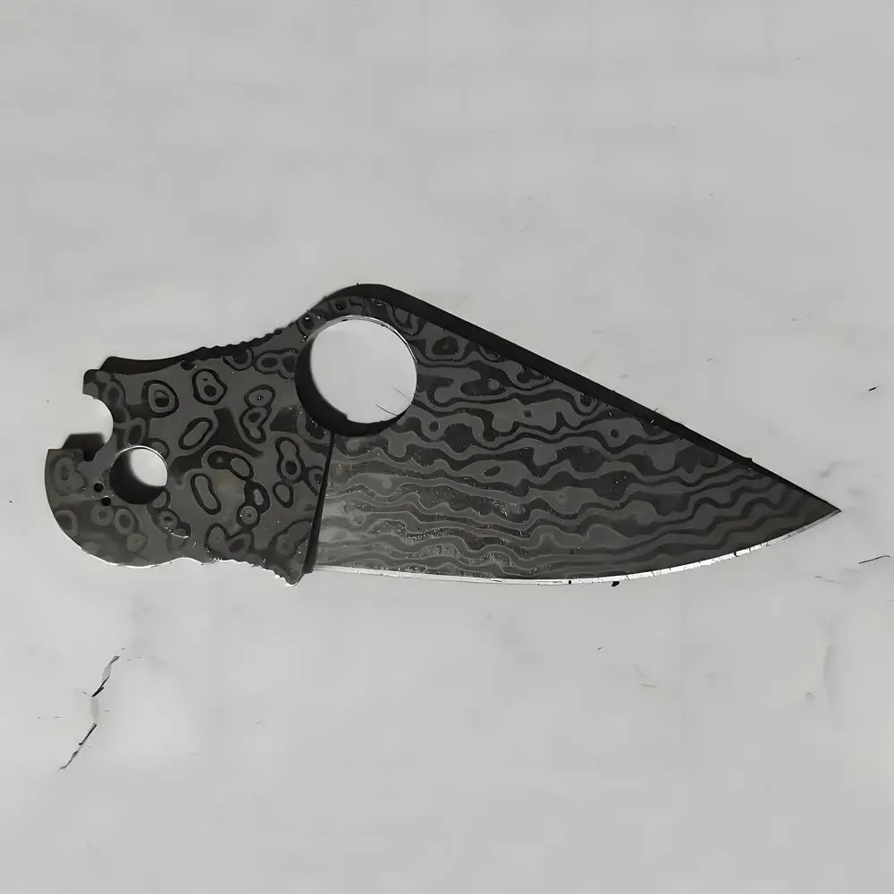 1 ud. Cuchilla de Repuesto 1:1 Damascus 58HRC con Punta de Clip para Spyderco Para 3 / C223