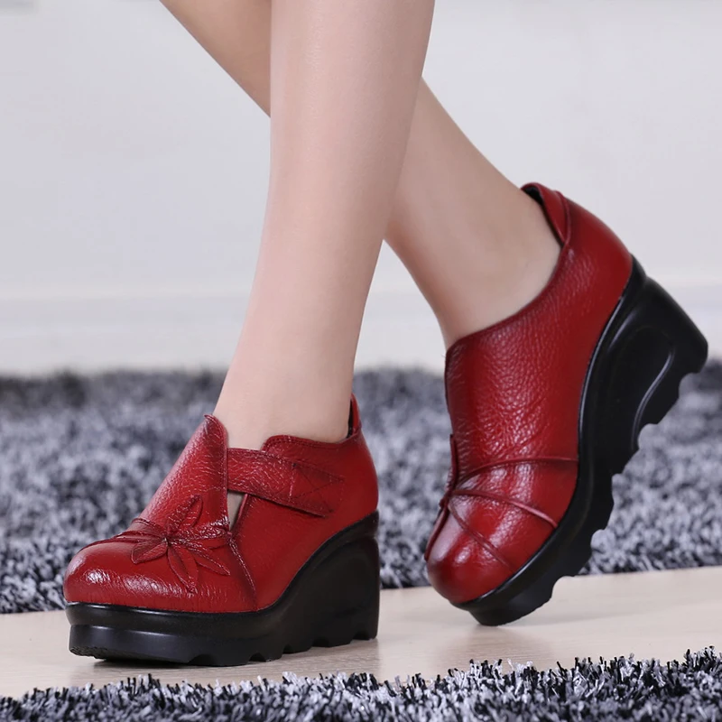 

GKTINOO 2025/женская осенняя обувь из натуральной кожи на высоком каблуке, винтажная обувь ручной работы на танкетке с цветочной вышивкой, женские туфли-лодочки