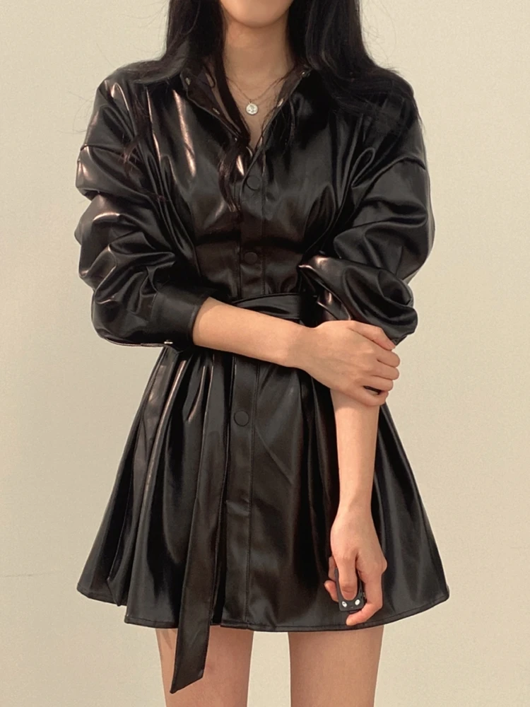 레트로 시크 V넥 싱글 버튼 허리 조절 오토바이 재킷 가죽 코트 여성용 패셔너블 벨트 미드기장 코트