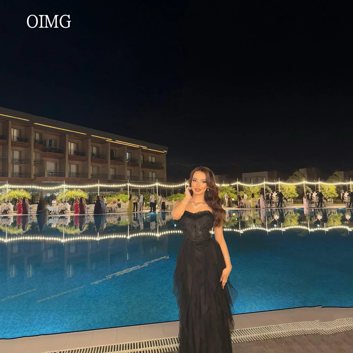 

OIMG Sexy Black A-line Prom Gowns Beaded Sweetheart Neck Tiered Party Gown Floor Length Evening Dress 2025 Customized