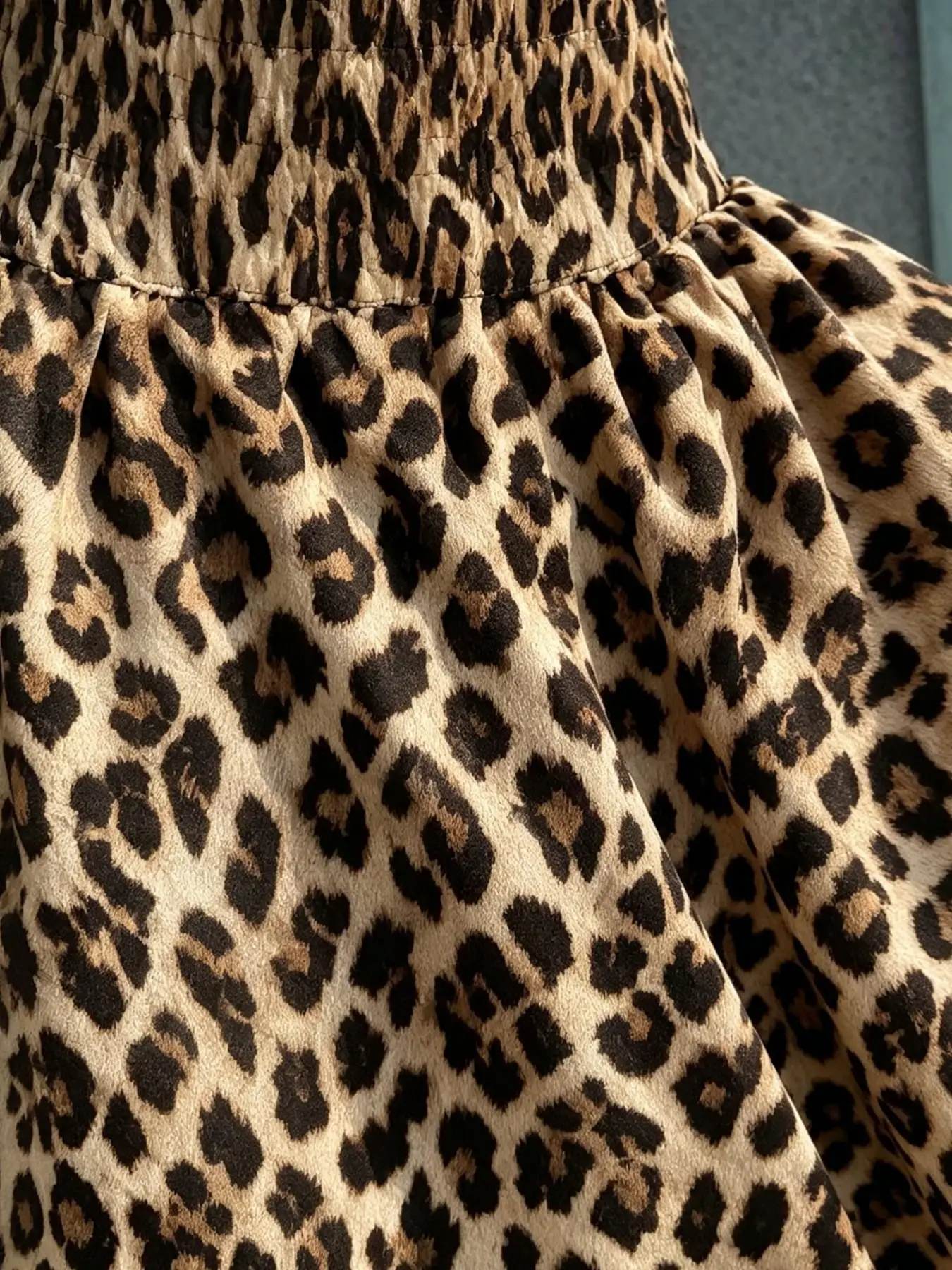 Damen Leoparden-Print Swing Maxirock mit Hoher Taille, Geraffter Taille und Dehnbarem Stoff im Casual Resort-Stil, Ideal für Strand & Alltag – Detail 8