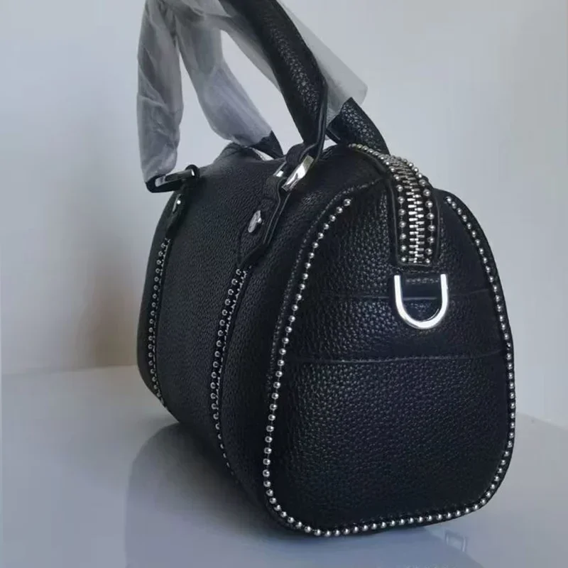 2025 جديد Y2k حقيبة كتف نسائية تصميم فاخر موضة السيدات حقيبة كروسبودي أسود بولي Leather جلد خمر سلسلة Zv حقائب مغلف