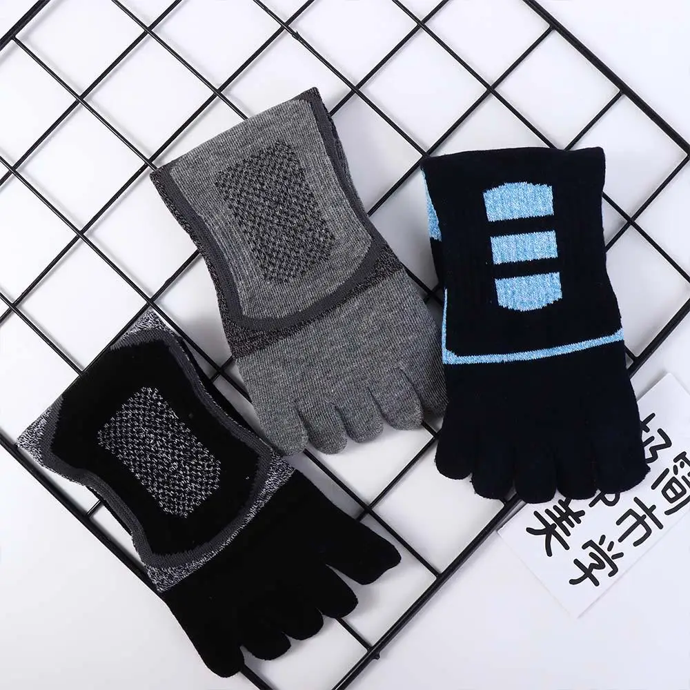 

Fashion Warm Long Tube Sport Split-toed Socks Patchwork Color Retro Middle Tube Hosiery Five Finger Socks Man Socks Cotton