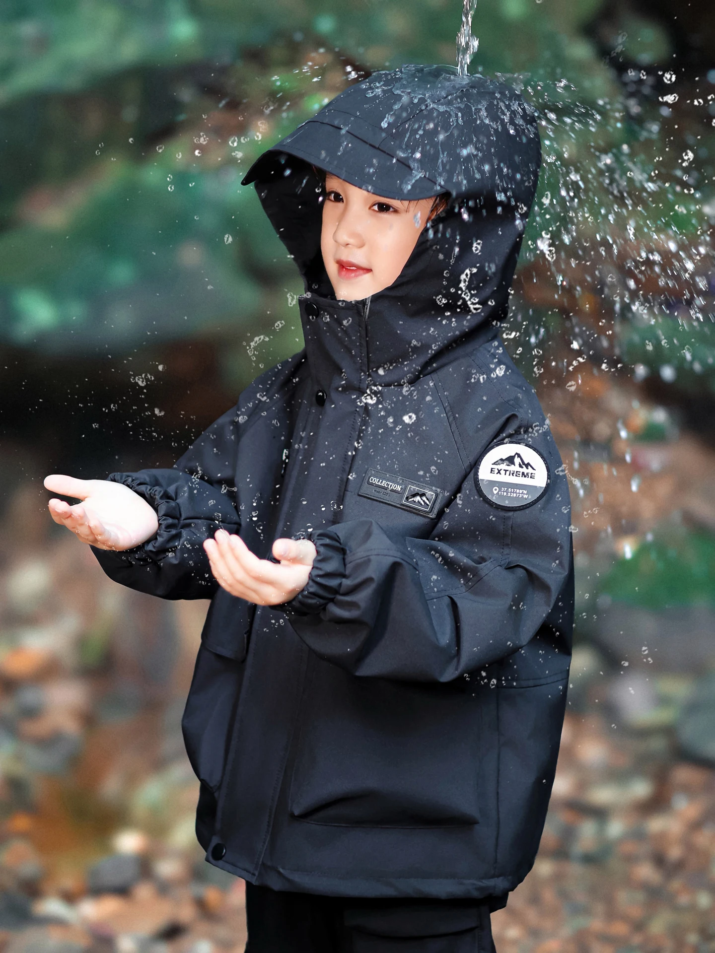 

Утепленная хлопковая куртка для мальчиков, ветрозащитная, для активного отдыха, с длинными рукавами, капюшоном и застежкой-молнией, однотонная, приталенного кроя